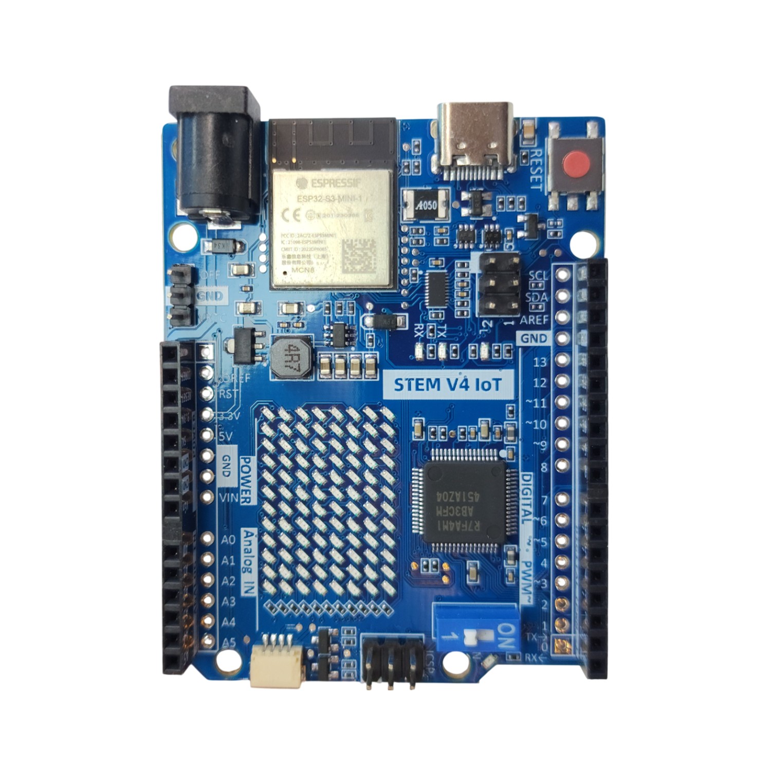 RA4M1 microcontroller board with 12x8 LED matrix and WiFi Bluetooth connectivity